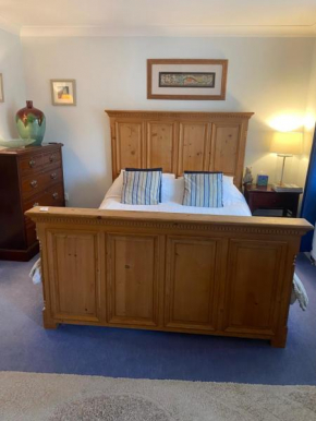 Beautiful private room with Kingsize bed and large private en-suite